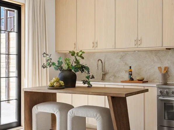 668 Baltic Street image 7 of 21