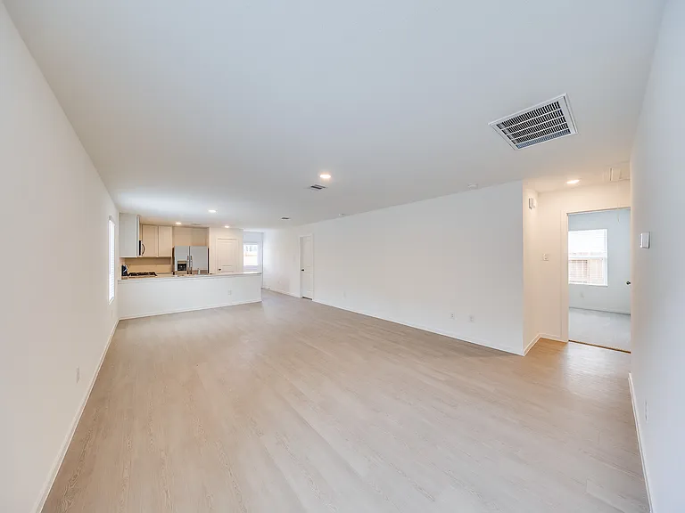 21099 Santopadre St — Photo 14