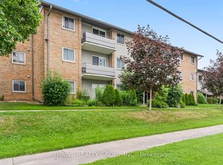 635 Wonderland Rd S #4, London, ON N6K1M1
