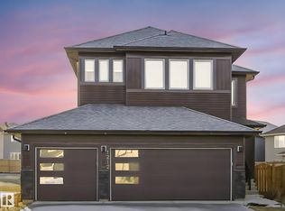 1212 25th St NW, Edmonton, AB T6T 2J9