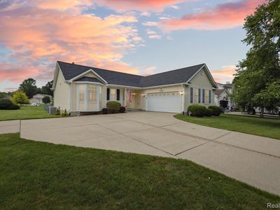 7206 Glen Oak Ct, Grand Blanc, MI, 48439