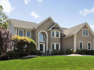 2 Hazelwood Ct, Warren, NJ 07059