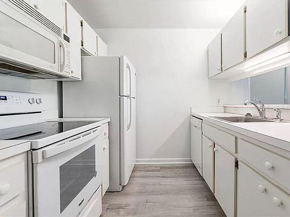 3rd image of 3800 SW 20th Ave APT 311