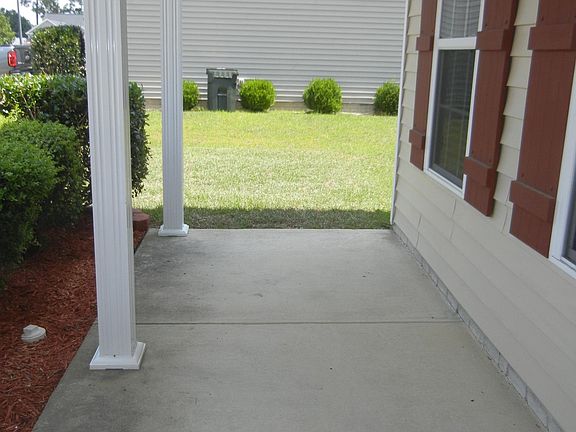 4th image of 2115 Queen Elizabeth Ln