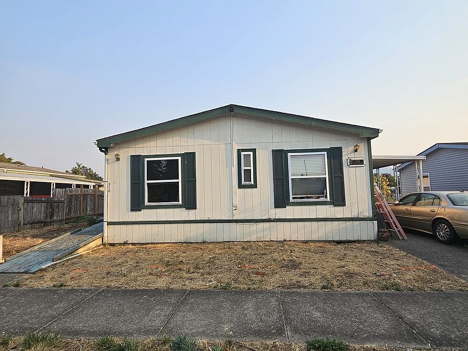 2nd image of 578 Scotts Glen Dr