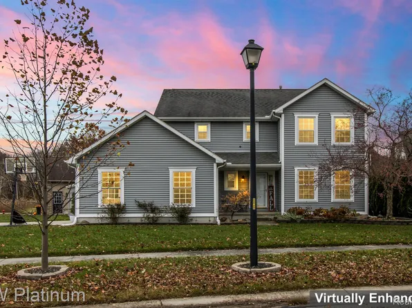 955 Covington Ct, Marysville, MI 48040