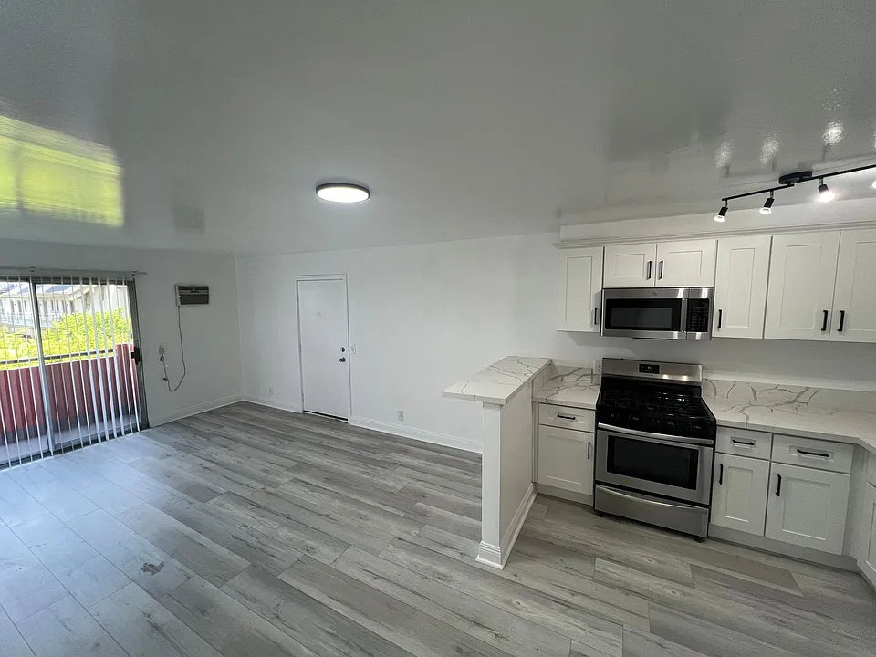 Villa Regency Apartments