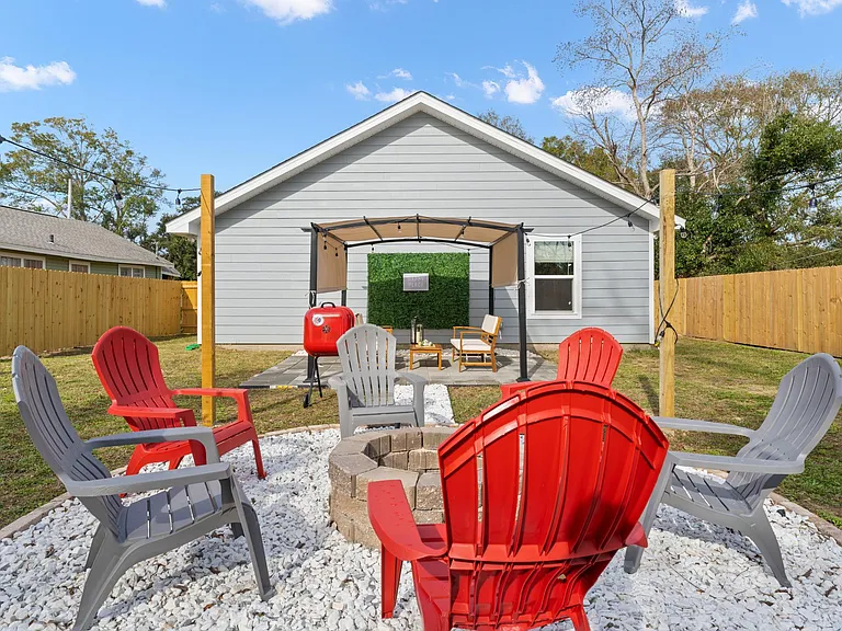 2815 W Lloyd St — Photo 35