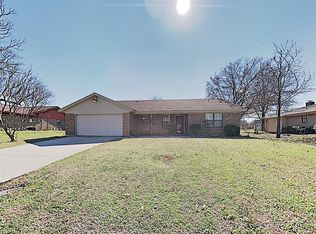 110 Edgehill Rd, Joshua, TX 76058