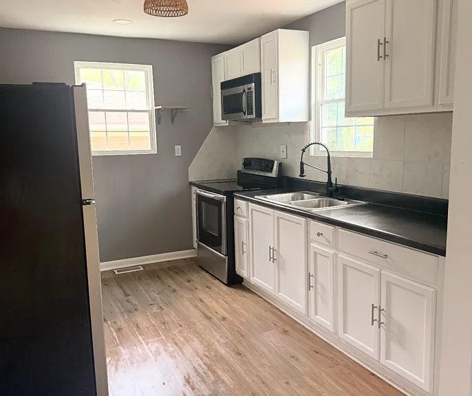 205 Herbert St — Photo 13