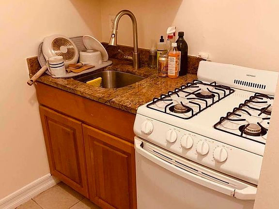 5th image of 311 E 80th St APT 15