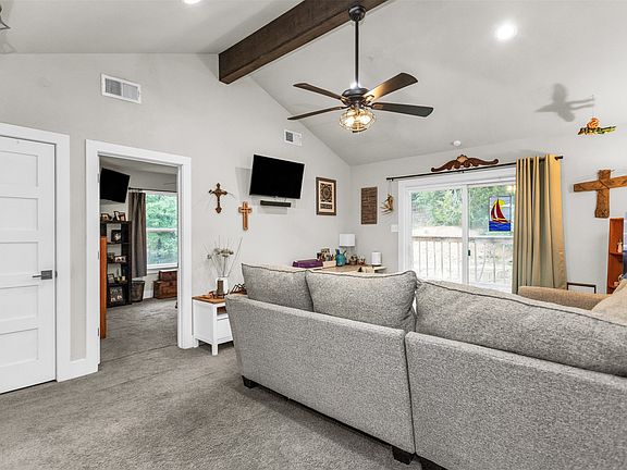 4th image of 3963 Summit Ridge Dr