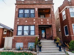 4931 W Roscoe St #2, Chicago, IL 60641