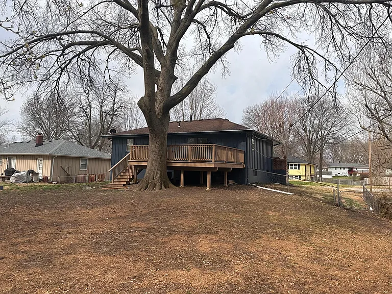 711 SW Merritt St — Photo 33