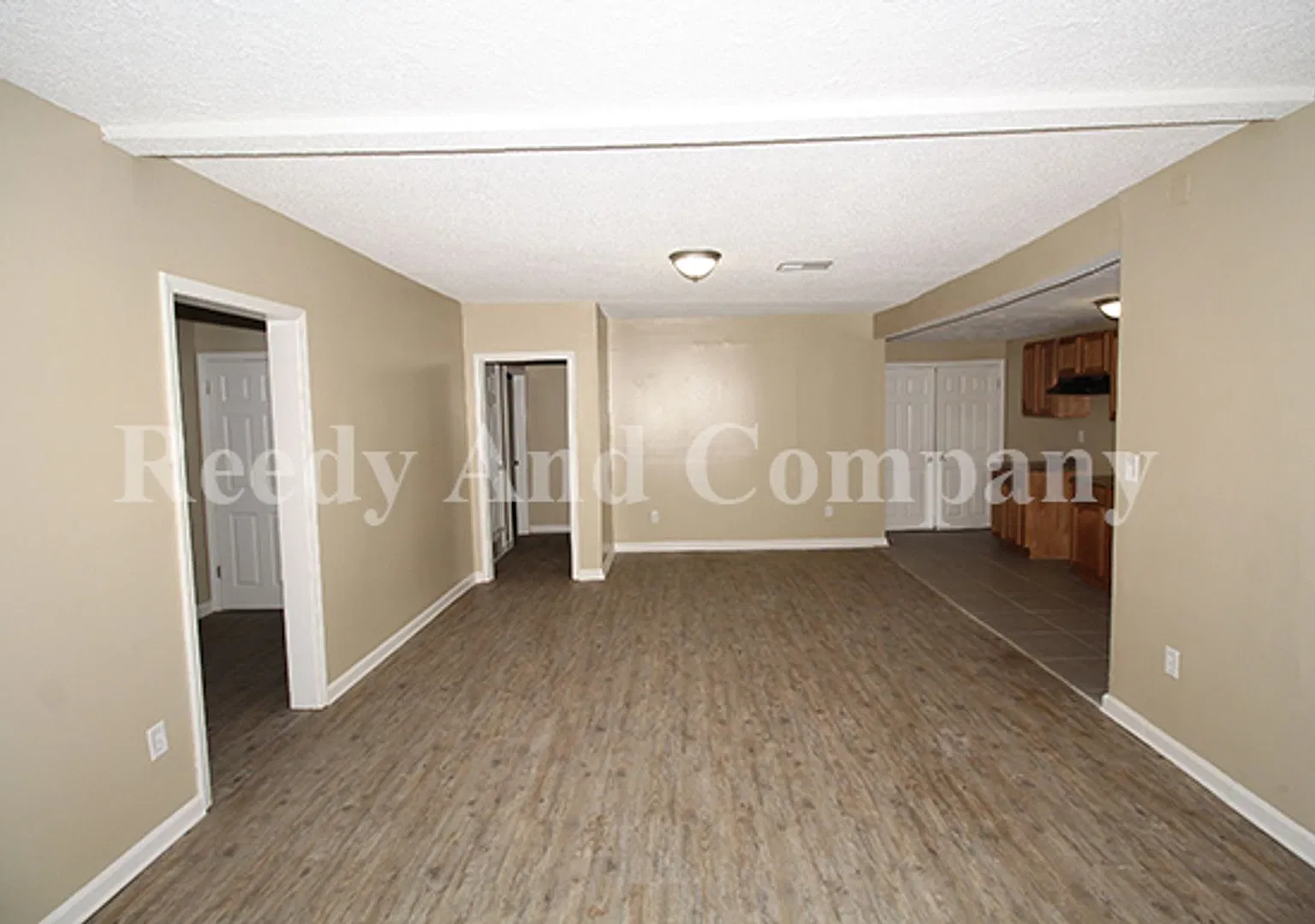Welcome to 2342 Poe Ave! — Photo 4