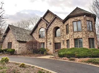 4 Berkshire Ct, South Barrington, IL 60010