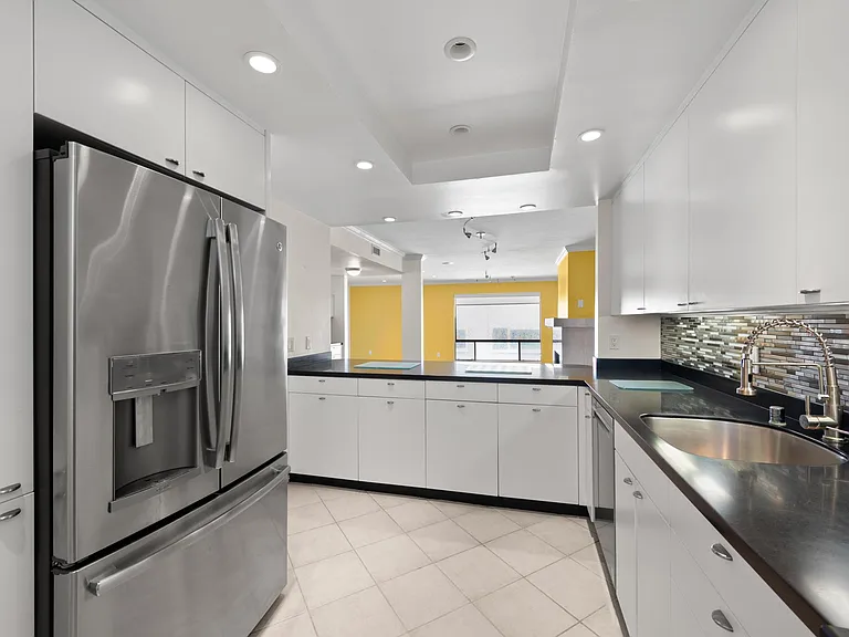 370 Rosecrans St #203 — Photo 8