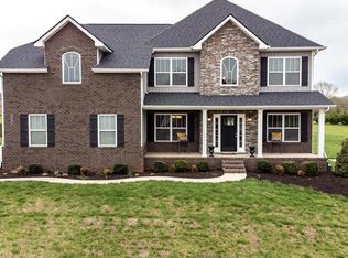 228 Bluff Shadows Ln, Seymour, TN 37865