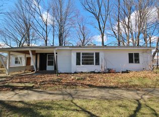 121 S Grant Ave, Three Rivers, MI 49093