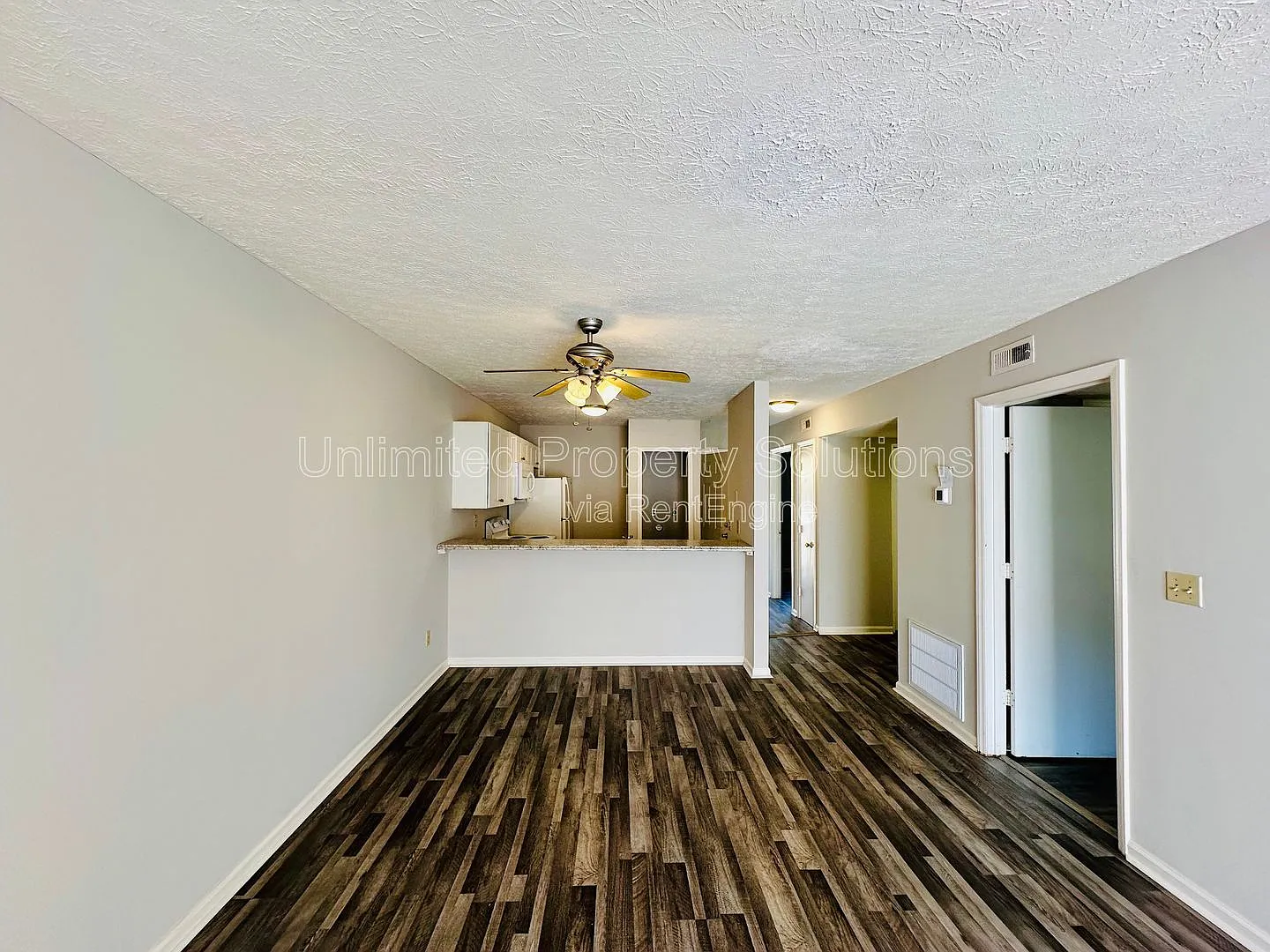 2 bed, 2.0 bath, 876 sqft, $1,395 — Photo 3