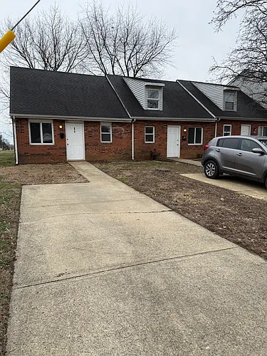 806 Pond St Photo 1