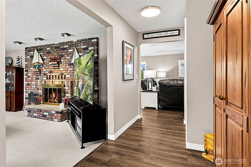 4th image of 14516 224th Street E