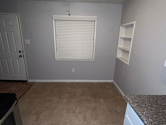 4th image of 627 T St APT D
