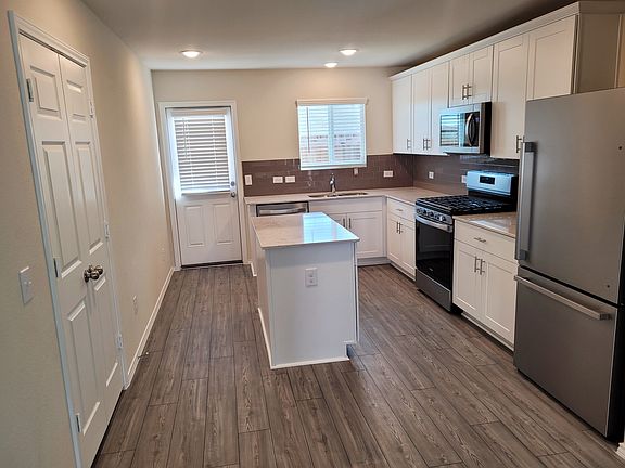 5th image of 812 Forestdale Ct