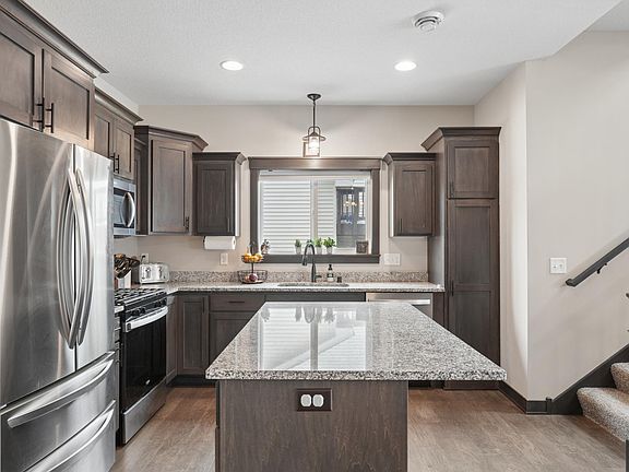 3rd image of 6056 W 137th St