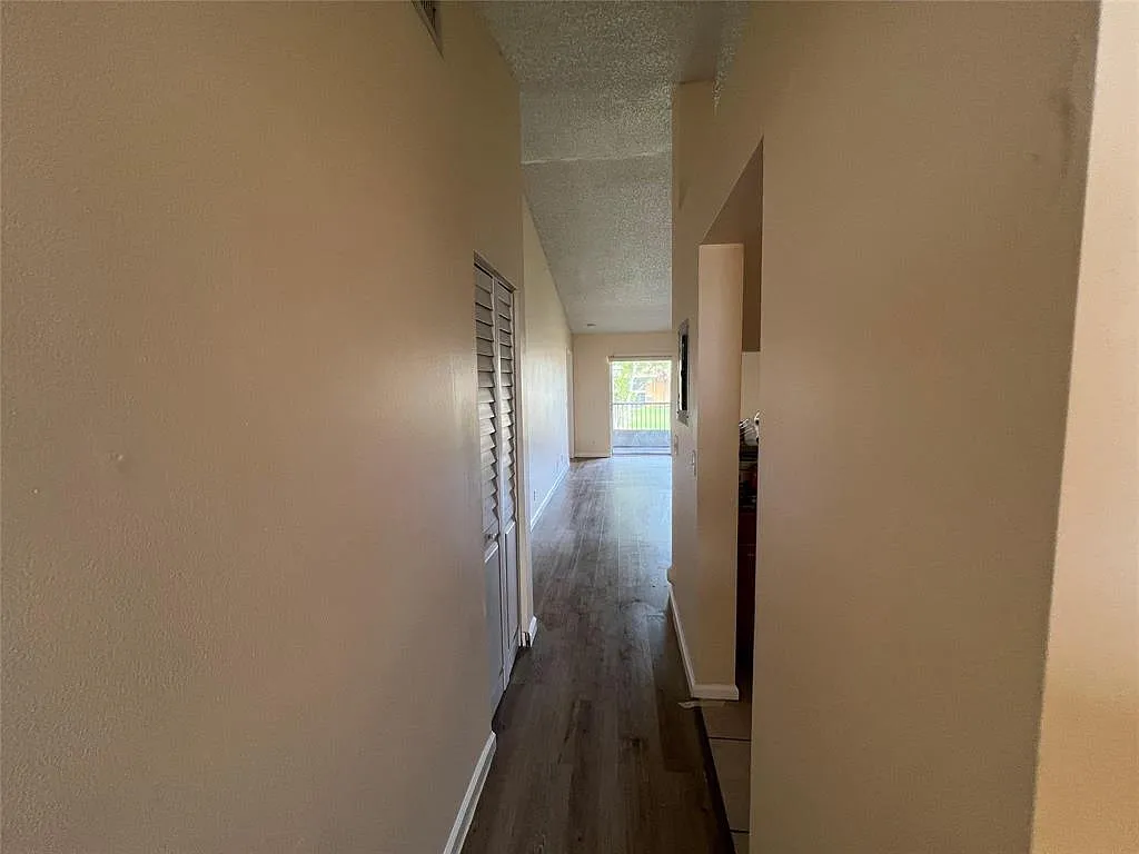 Building Photo - 2431 NW 56th Ave #5-201