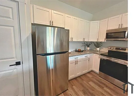 3 bed, 1174 sqft, $1,550 — Photo 4