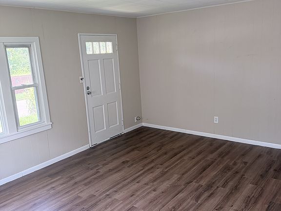 5th image of 2440 Ulrich Ave