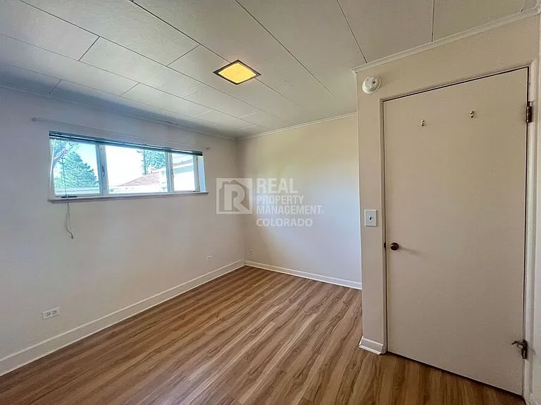 5370 S Windermere St — Photo 7