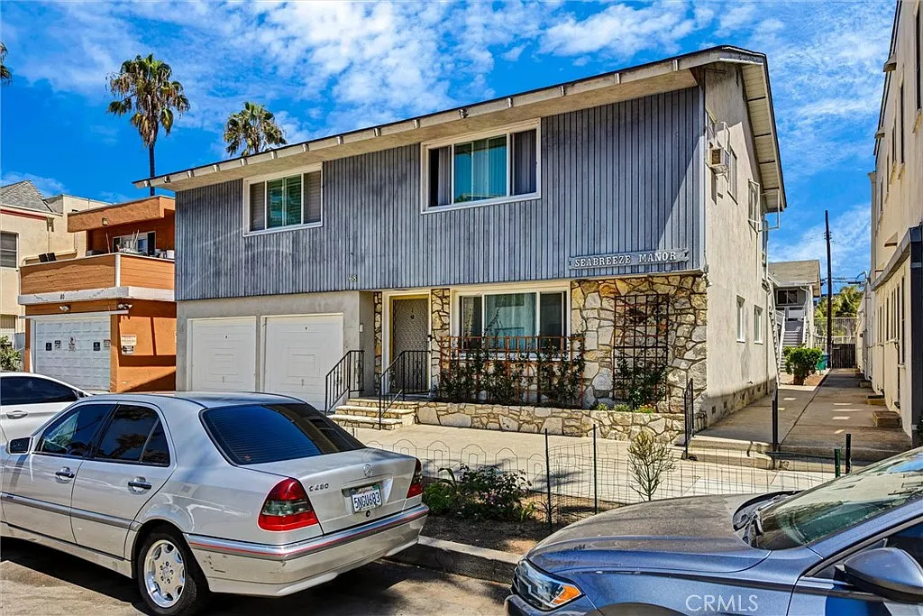 2 bed, 981 sqft, $3,195 — Photo 1