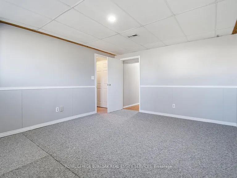 113 Commercial St #LOWER — Photo 10