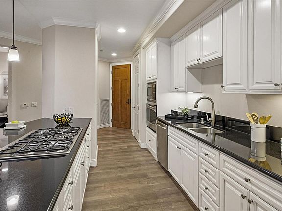 4th image of 2881 Meridian Ave Unit 165