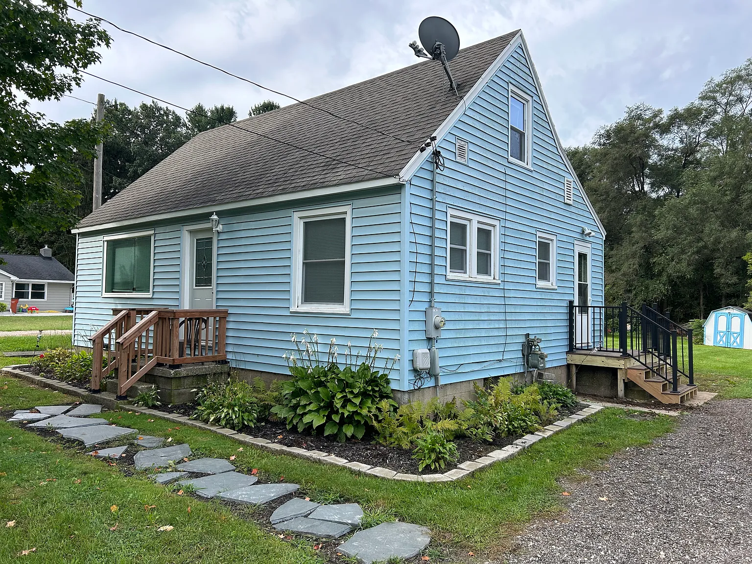 4 bed, 1050 sqft, $2,300 — Photo 2