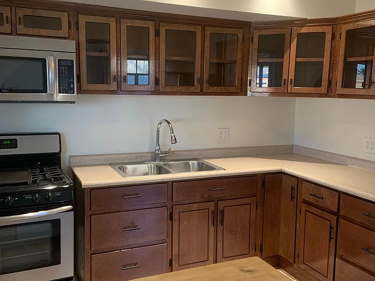 1735 W Fairmount Ave — Photo 4
