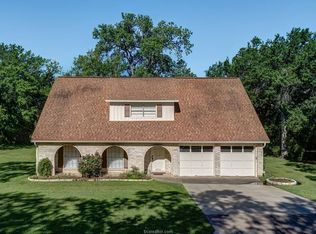 2502 Willow Bend Dr, Bryan, TX 77802