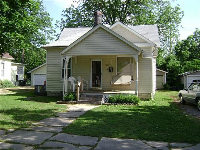 1st image of 815 E 11th Ave