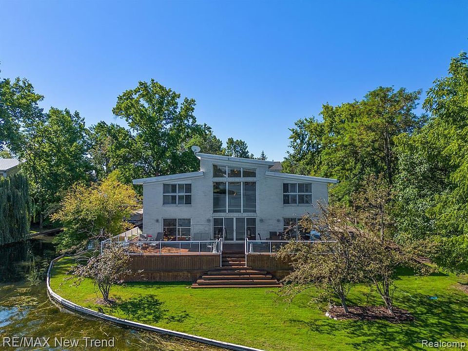 4550 Prospect St, West Bloomfield, MI 48324 Zillow