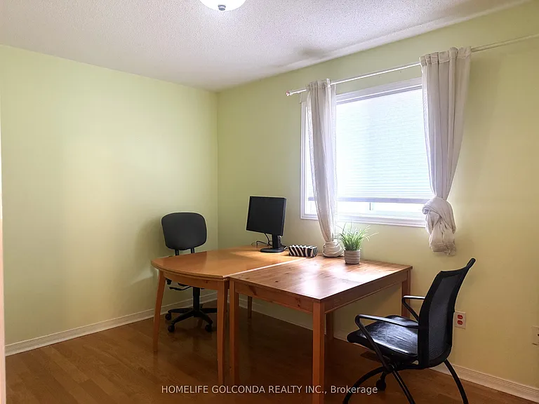74 Rideau Dr — Photo 12