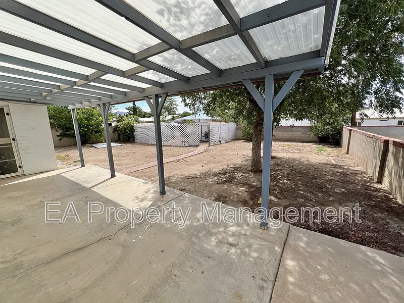 2 bed, 1.5 bath, 1200 sqft, $1,745 — Photo 2