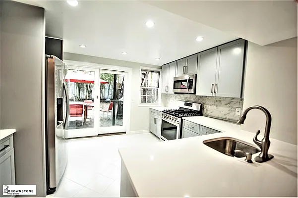 Rented by Brownstone Real Estate | media 14