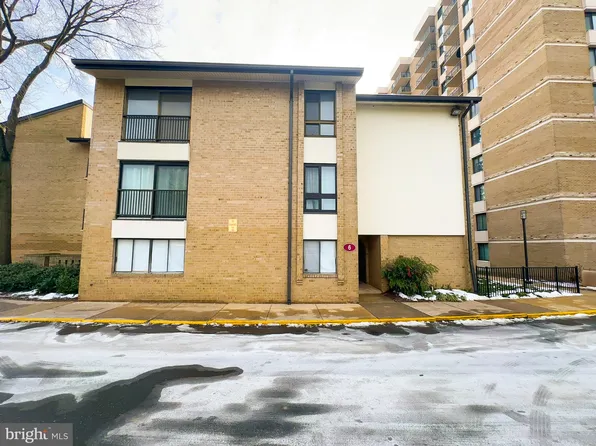 6 Monroe St APT 301, Rockville, MD 20850