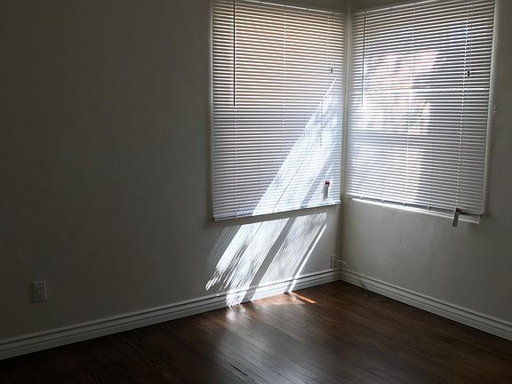 3rd image of 4535 Alice St
