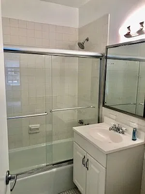 Rented by Akam Sales and Brokerage | media 6
