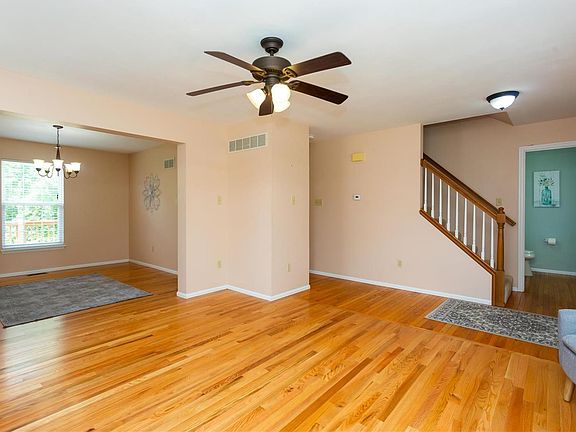 5th image of 5557 Oakville Heights Ct