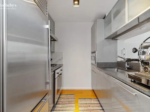 200 Chambers Street image 4 of 13