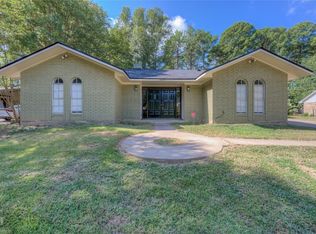 1019 Bridal Wreath Trl, Shreveport, LA 71118